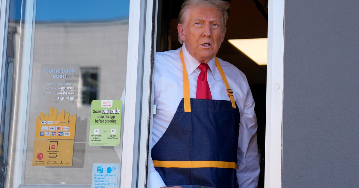 NextImg:Donald Trump Serves Food, Cooks Fries At A McDonald's In Campaign Photo-Op