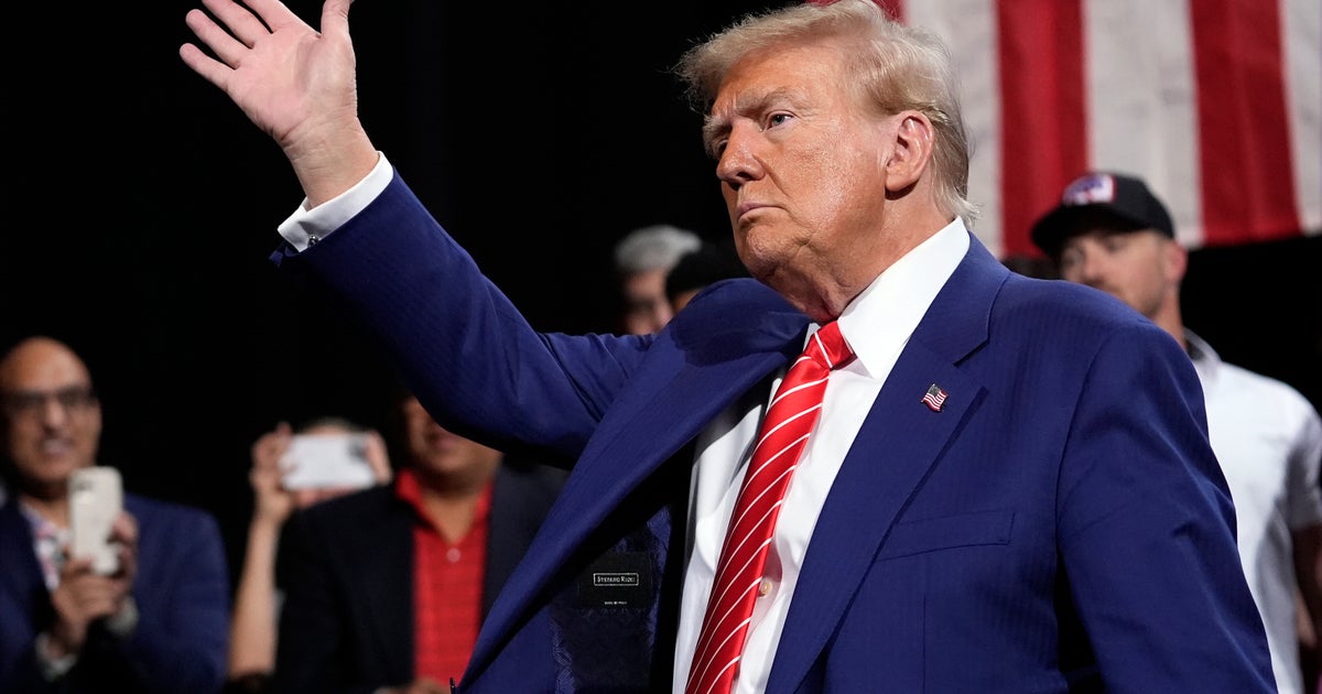 NextImg:Trump Would Be The Oldest Person To Become President. He's Not Sharing Health Details