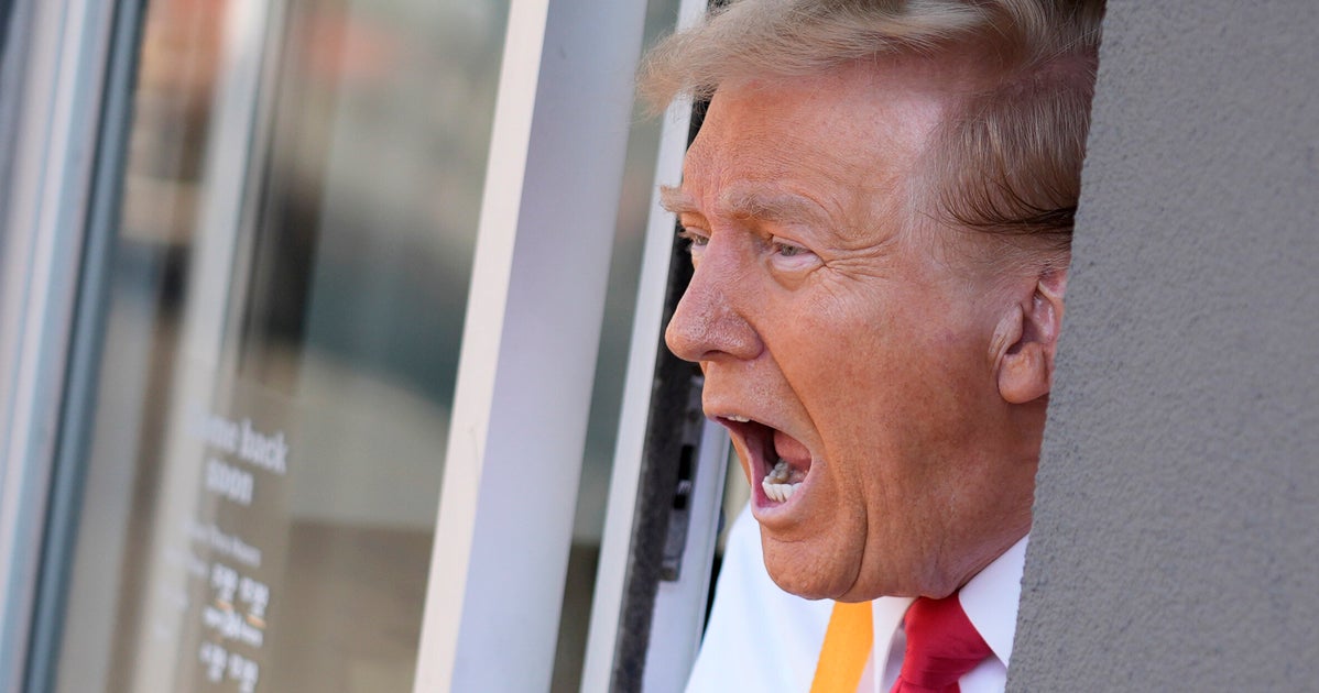 Trump Gets Clowned With Super-Sized McMemes After McDonald's Photo Op