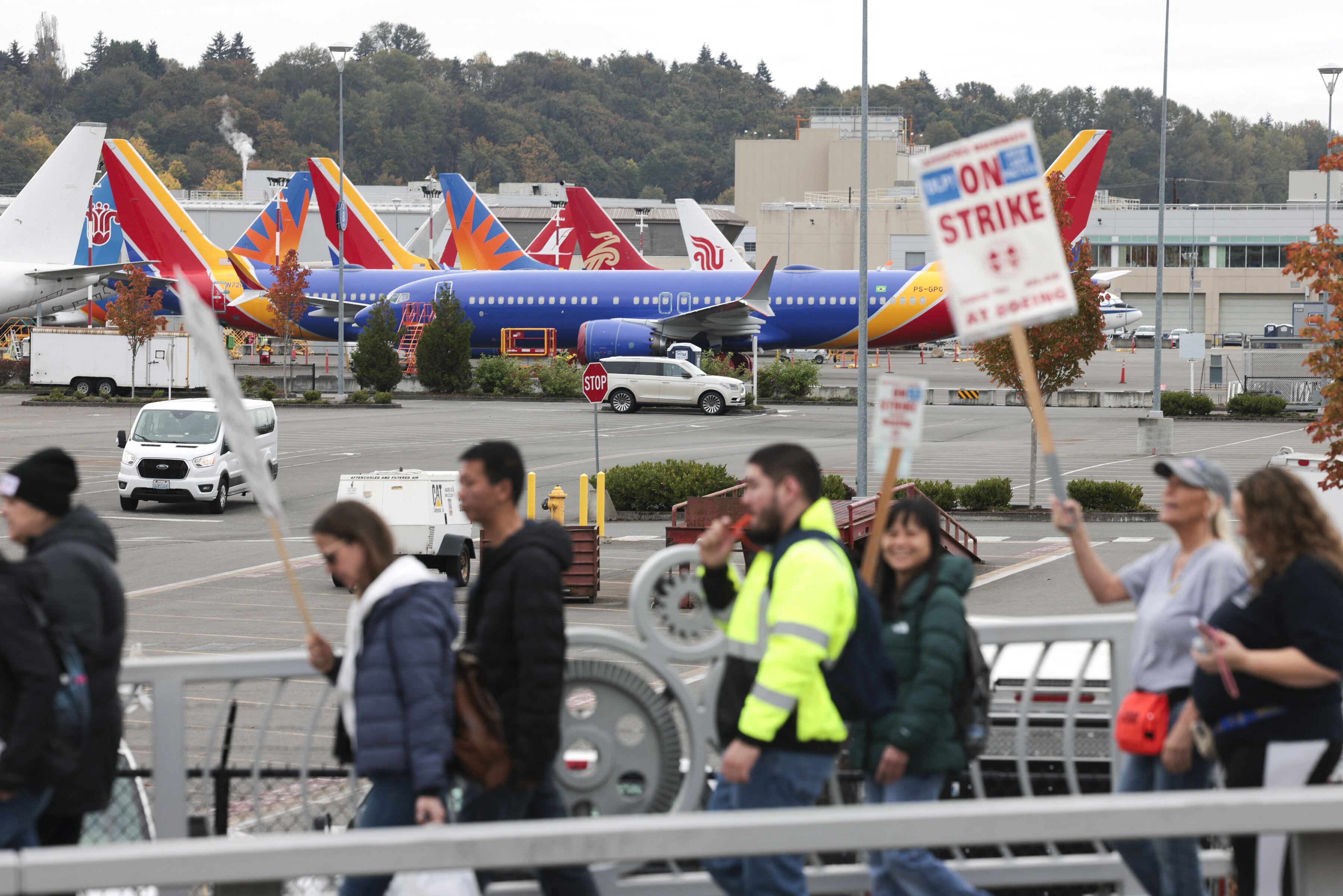 Boeing Factory Workers Vote To Reject Contract And Continue 6-Week ...