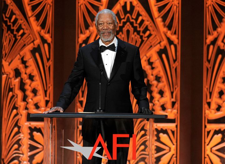 Morgan Freeman würdigte Shirley MacLaine an dem Abend, an dem sie 2012 einen AFI Life Achievement Award erhielt.