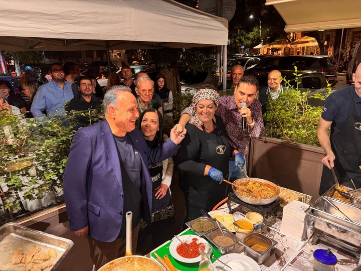  Πατσάς τώρα και σε σουβλάκι ή σε σάντουιτς με χούμους.