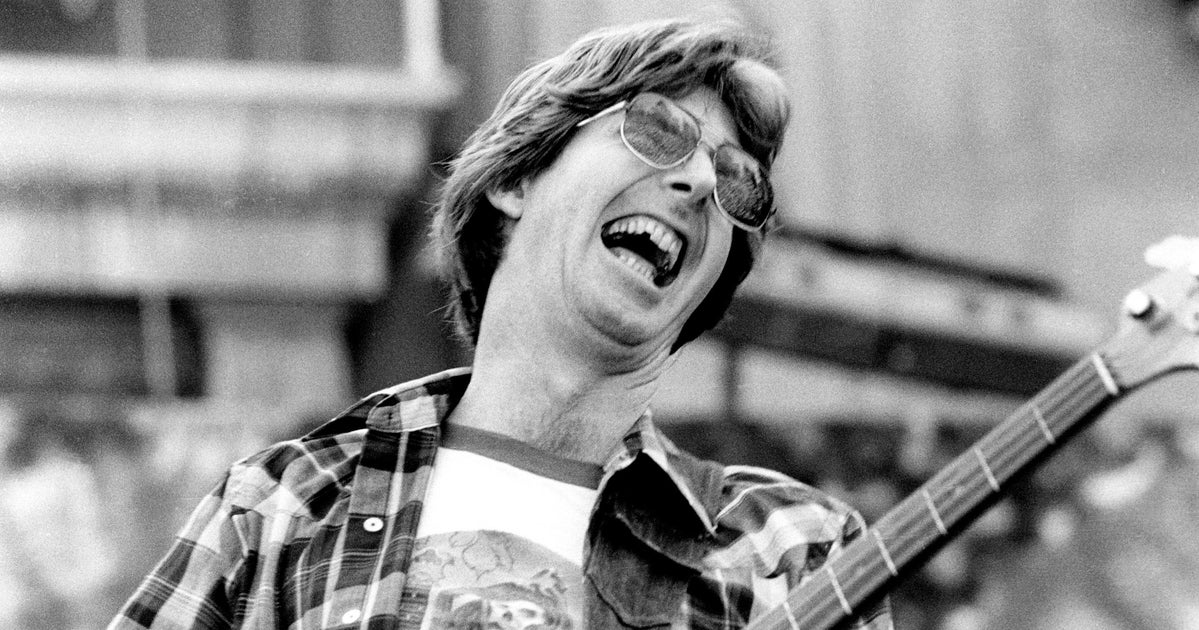 Phil Lesh, Grateful Dead Founding Member And Influential Bassist, Dead At 84