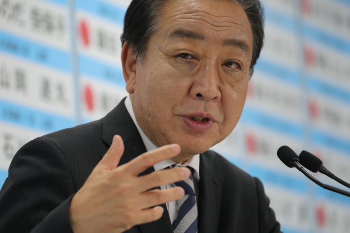 記者会見する立憲民主党の野田佳彦代表=10月28日未明、東京・永田町の同党本部