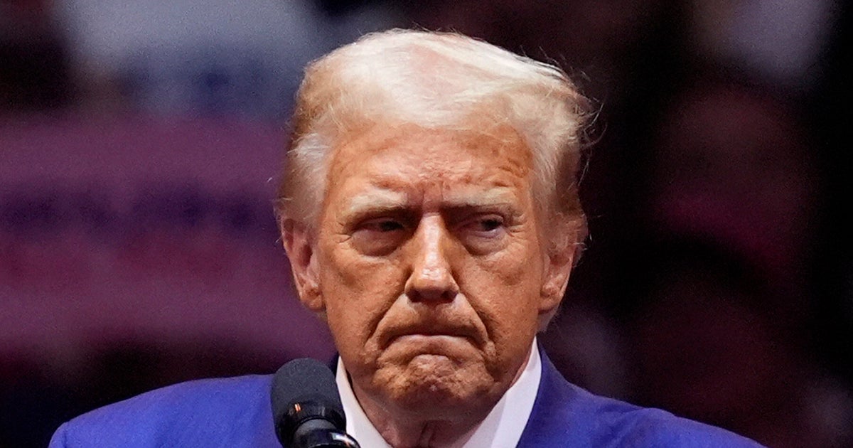 Democrats Hit Trump With 'Hitler' Note On Arena During His New York Rally