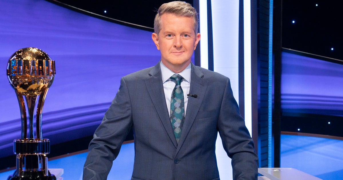 NextImg:Ken Jennings Apologizes To Contestant For Sexist Clue On 'Jeopardy'