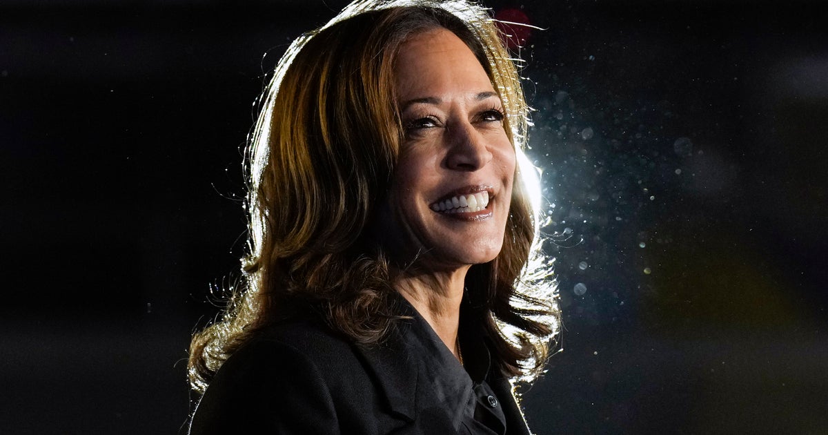 NextImg:The Economist Endorses Harris, Warns Trump Carries ‘Unacceptable Risks’