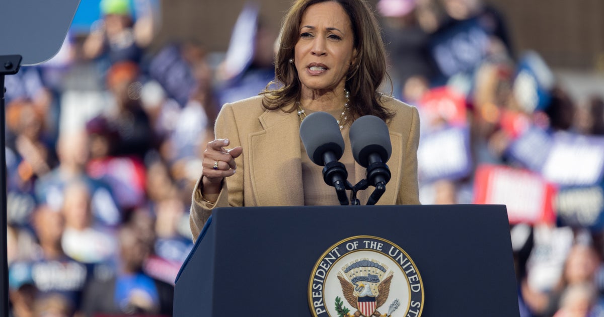 NextImg:Shock Poll Shows Harris With Lead In Landmark Iowa Survey