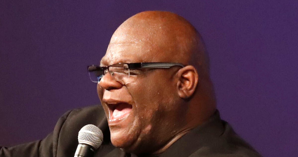 NextImg:Anti-Abortion Megachurch Pastor Rips 'Adulterous, Childish' Trump And Backs Harris