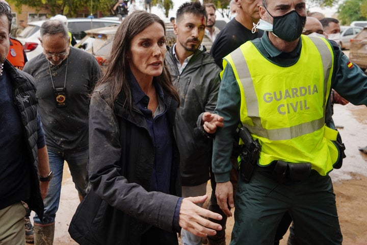 Livid Spain Flood Survivors Hurl Mud At King, Queen And Prime Authorities Officers Livid Spain Flood Survivors Hurl Mud At King, Queen And Prime Authorities Officers