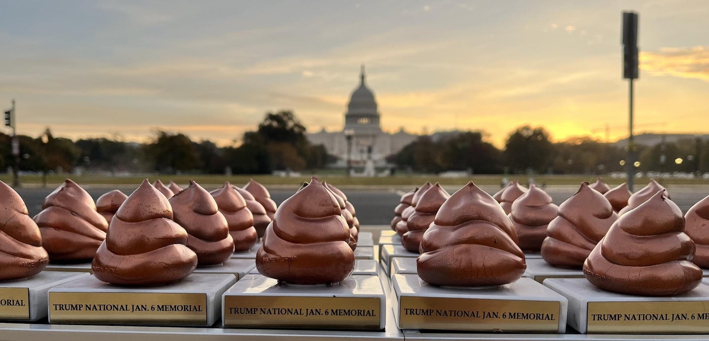 Poop Desk Dc Mini Poop Statues Appear At D.C.’s Mysterious Turd Monument ‘Honoring ...