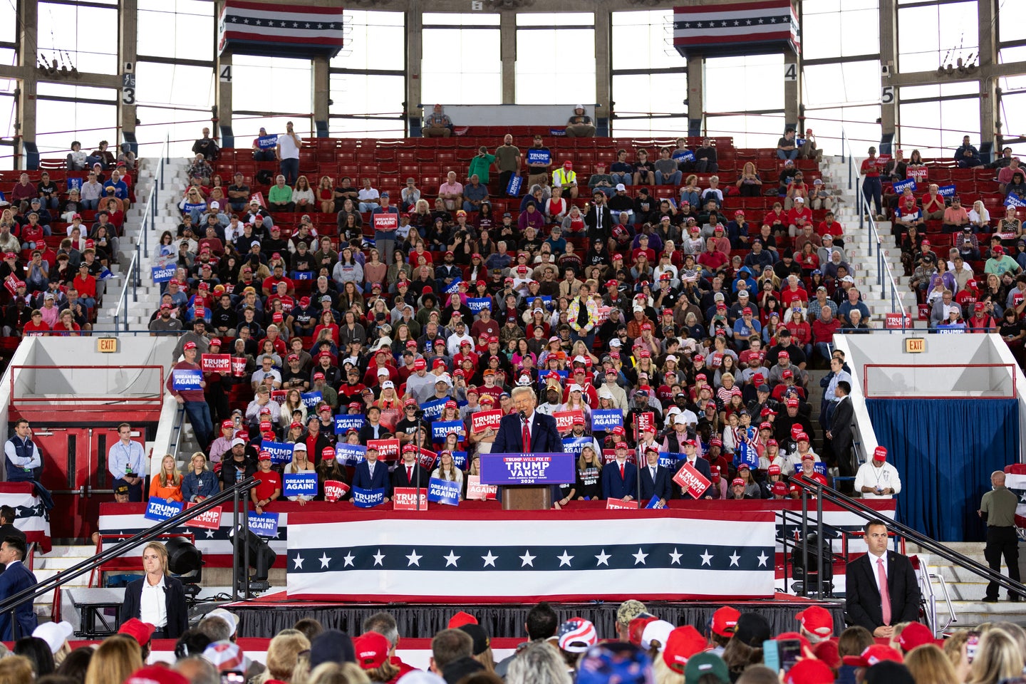 Trump Rally Seating Donald Trump's Rally Attendance Continues To Decline | HuffPost Latest News