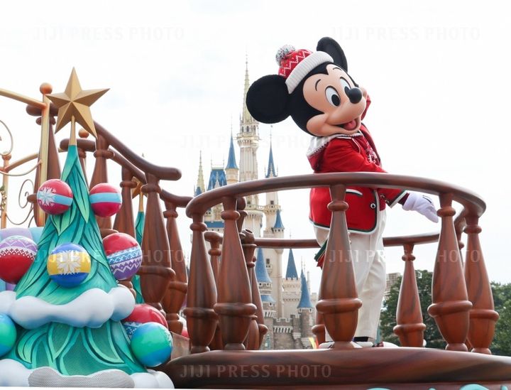 クリスマスシーズンの東京ディズニーランド（写真および撮影は2022年11月07日）