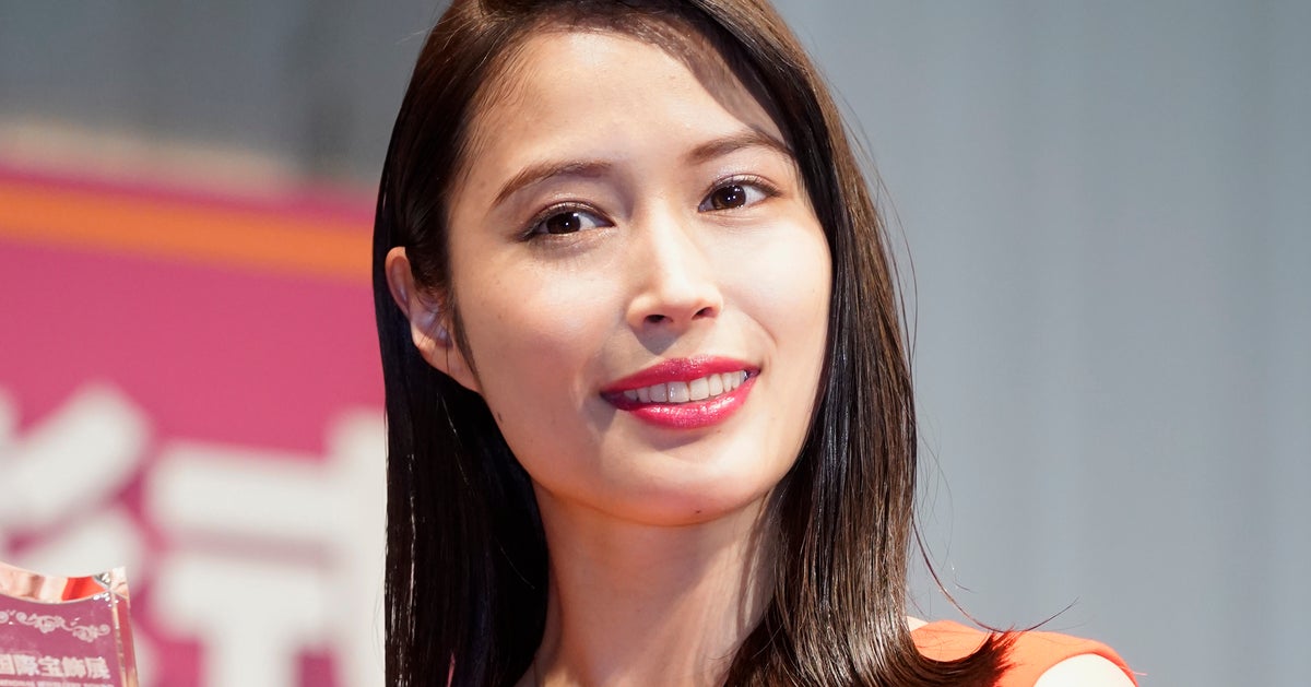 広瀬アリス＆佐野勇斗、“変顔”ツーショットに反響。「トイ・ストーリー5」のキャラになりきった姿に「2人とも最高」
