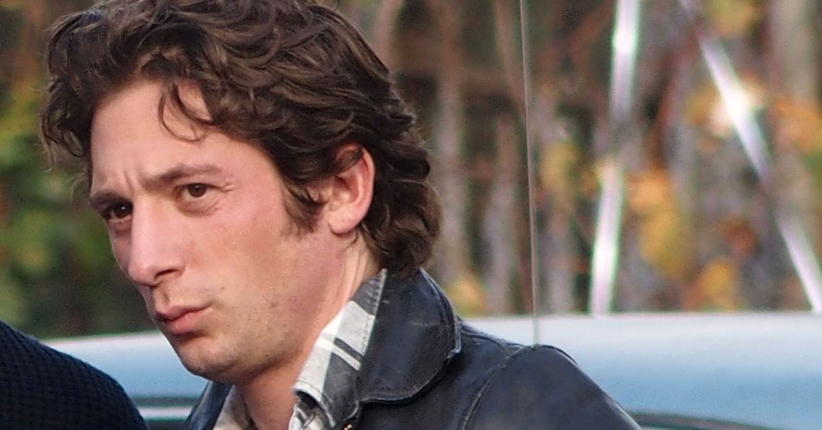 This 1 Detail Of Jeremy Allen White's Transformation Into Springsteen Has Sent The Internet Into Meltdown