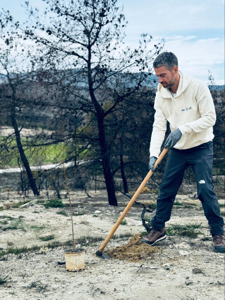 Μεγάλο μέρος της δράσης τους αφορά πληγείσες περιοχές, όπου πάνε για να τους δώσουν ξανά ζωή, ενώ παράλληλα κάνουν ενέργειες για να αποτραπούν οι φωτιές σε περιοχές υψηλού κινδύνου. Για να κάνεις δωρεά και να τους βοηθήσεις να συνεχίσουν το έργο τους, πάτησε εδώ