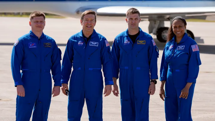 NASA Astronauts Won’t Say Which One Of Them Got Sick After Almost 8 Months In Space (huffpost.com)