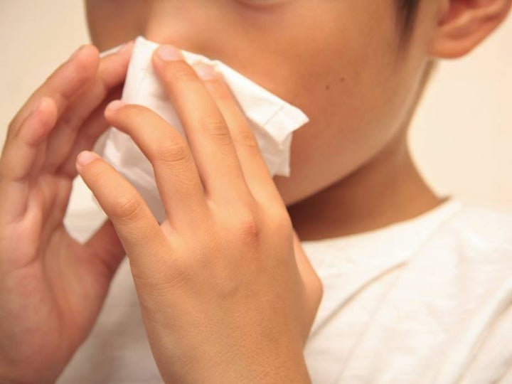 「鼻すすり」が身体に悪い理由。鼻水や鼻詰まりに悩む季節、どうやって対処すればいい? | ハフポスト LIFE