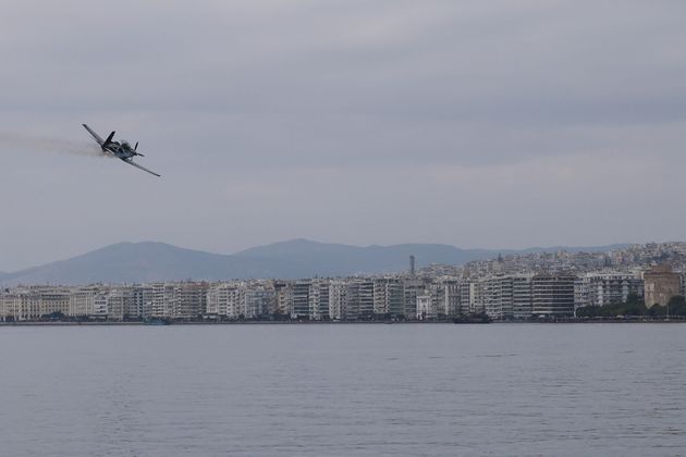 Εντυπωσιακή επίδειξη της Πολεμικής Αεροπορίας στον ουρανό της συμπρωτεύουσας στο πλαίσιο του εορτασμού του Προστάτη της, Αρχάγγελου Μιχαήλ.