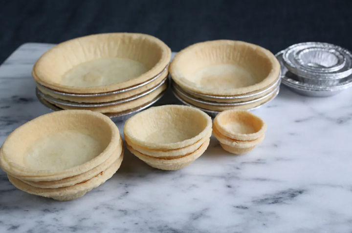 DuFour Pastry Kitchens offers several styles and sizes of pie crust.