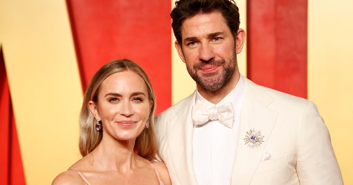 NextImg:John Krasinski's Wife Has The Perfect Response To His Sexiest Man Alive Title