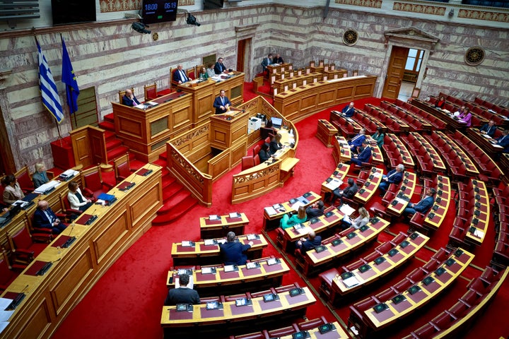 Στιγμιότυπο από τη συζήτηση στην Ολομέλεια της Βουλής, των άρθρων και του συνόλου του σχεδίου νόμου "Αναμόρφωση του θεσμού του Προσωπικού Ιατρού - Σύσταση Πανεπιστημιακών Κέντρων Υγείας και άλλες διατάξεις του Υπουργείου Υγείας", Τετάρτη 13 Νοεμβρίου 2024.