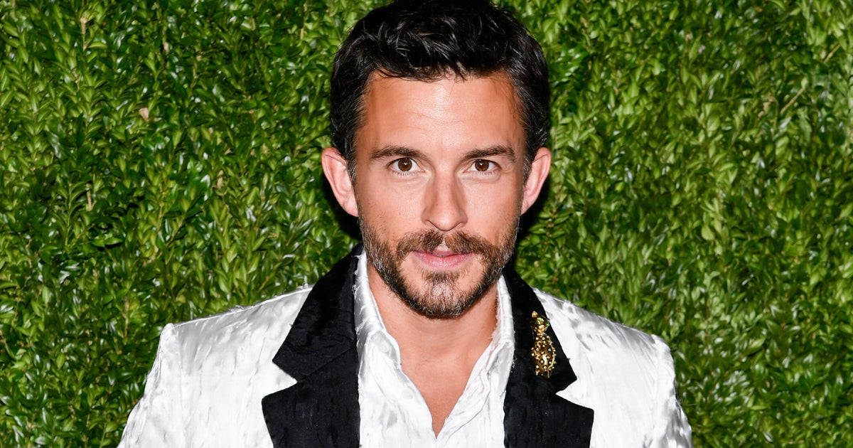 Jonathan Bailey Instantly Regrets Sharing This Very Unusual 'Secret Talent'