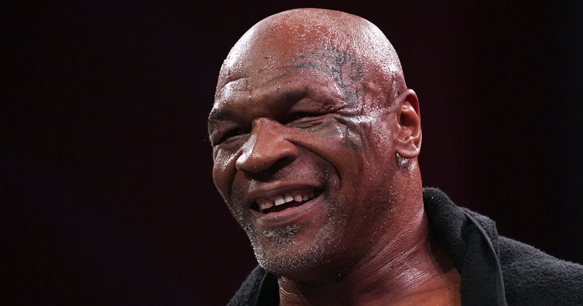 NextImg:Mike Tyson's Naked Butt Makes Surprising Pre-Fight Appearance
