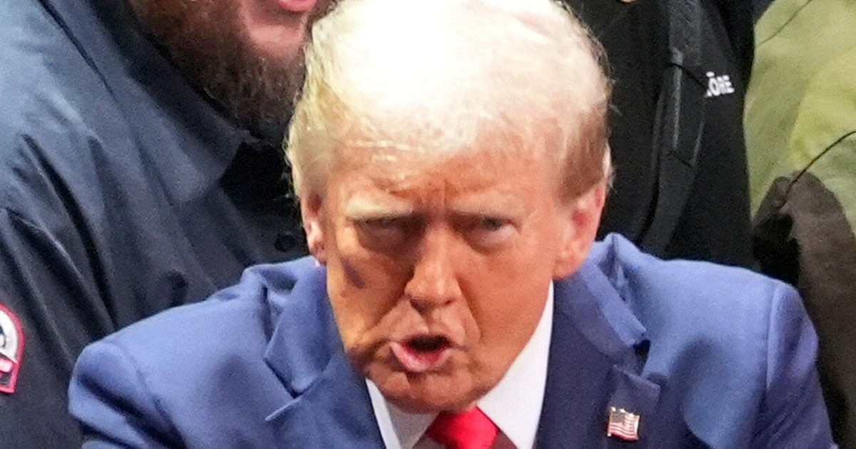 NextImg:'Unhinged': Trump's Brazen New 'Investigation' Demand Has Critics Sounding The Alarm