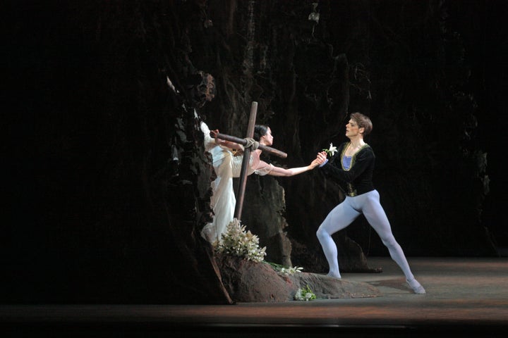 Vladimir Shklyarov και Stella Abrera στην παράσταση του American Ballet Theater «Ζιζέλ», Metropolitan Opera, 23 Μαΐου 2015, Νέα Υόρκη. (Photo by Hiroyuki Ito/Getty Images)