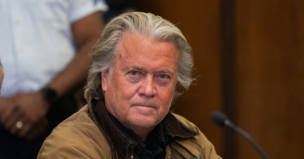 Judge Agrees To Postpone Steve Bannon's Trial On Border Fraud Charges