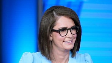 Fox News Host Gives Co-Workers A Pointed Reminder During Segment On 'Trump  Dance' Trend | HuffPost Latest News