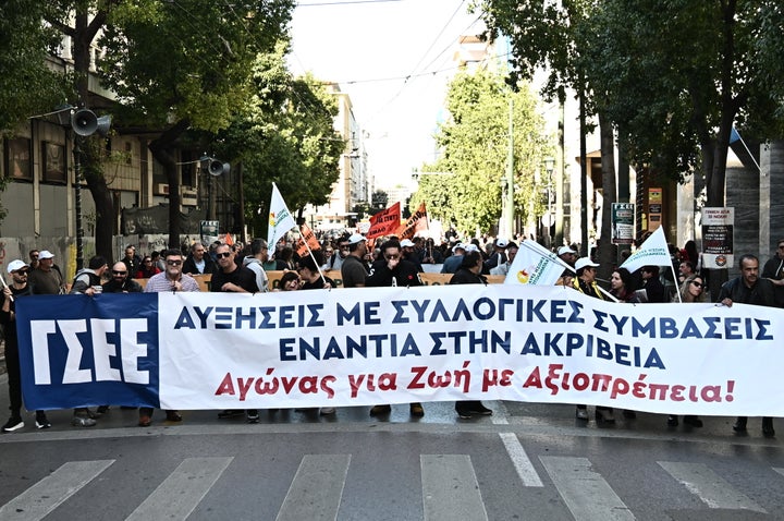 Εικόνες από τις πορείες στην Αθήνα