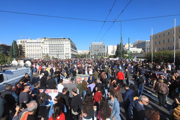 Εικόνες από τις πορείες στην Αθήνα