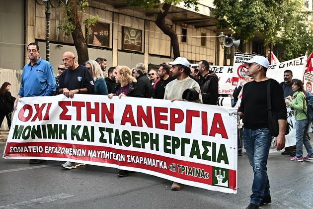 Εικόνες από τις πορείες στην Αθήνα