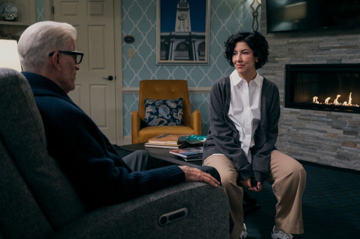 Ted Danson as Charles and Stephanie Beatriz as Didi in the fourth episode of "A Man on the Inside."