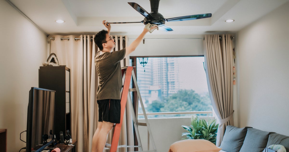 NextImg:The 1 Super-Quick Thing You Should Do To Your Ceiling Fan In The Winter