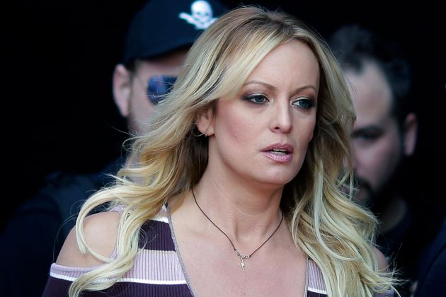 Η Stormy Daniels φτάνει σε εκδήλωση στο Βερολίνο, στις 11 Οκτωβρίου 2018. 