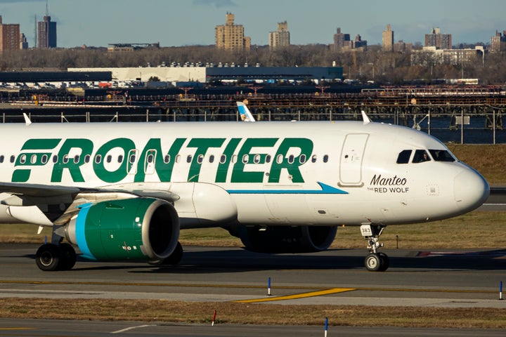 Η Frontier Airlines είναι μία από τις εταιρείες που κατηγορούνται για επιπλέον χρεώσεις στους ταξιδιώτες.