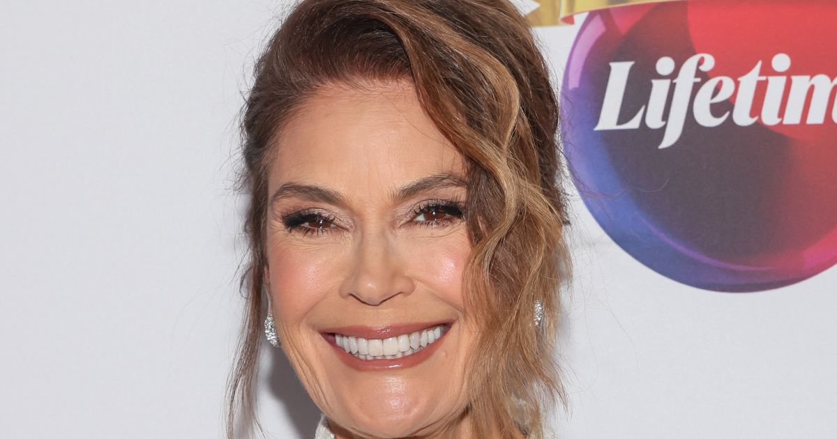 Teri Hatcher Opens Up About Dating Over 50