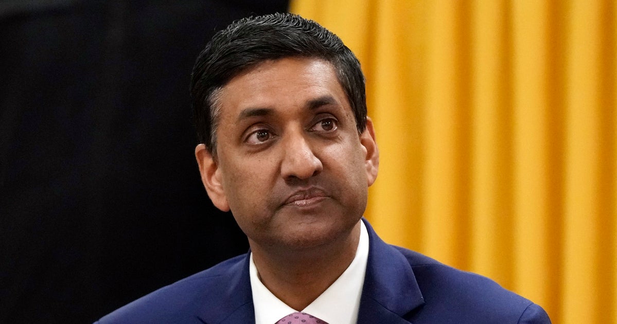 NextImg:Rep. Ro Khanna Urges Democrats To Stay On Elon Musk's Platform Amid X Exodus