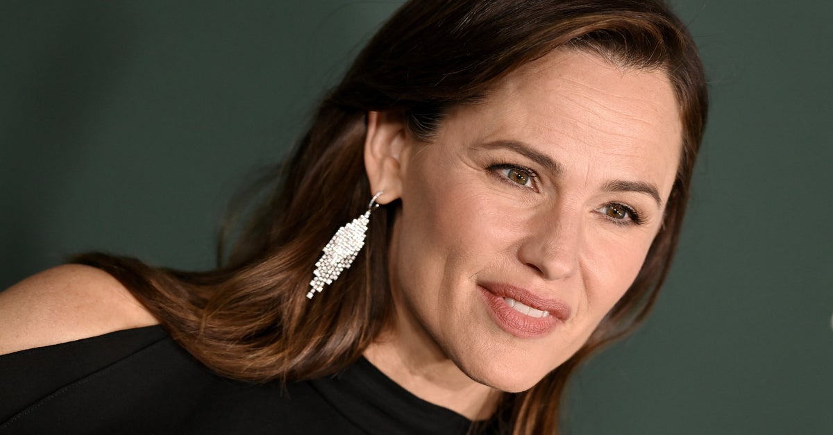 Jennifer Garner Mourns Death Of Beloved Dog Birdie | HuffPost Entertainment