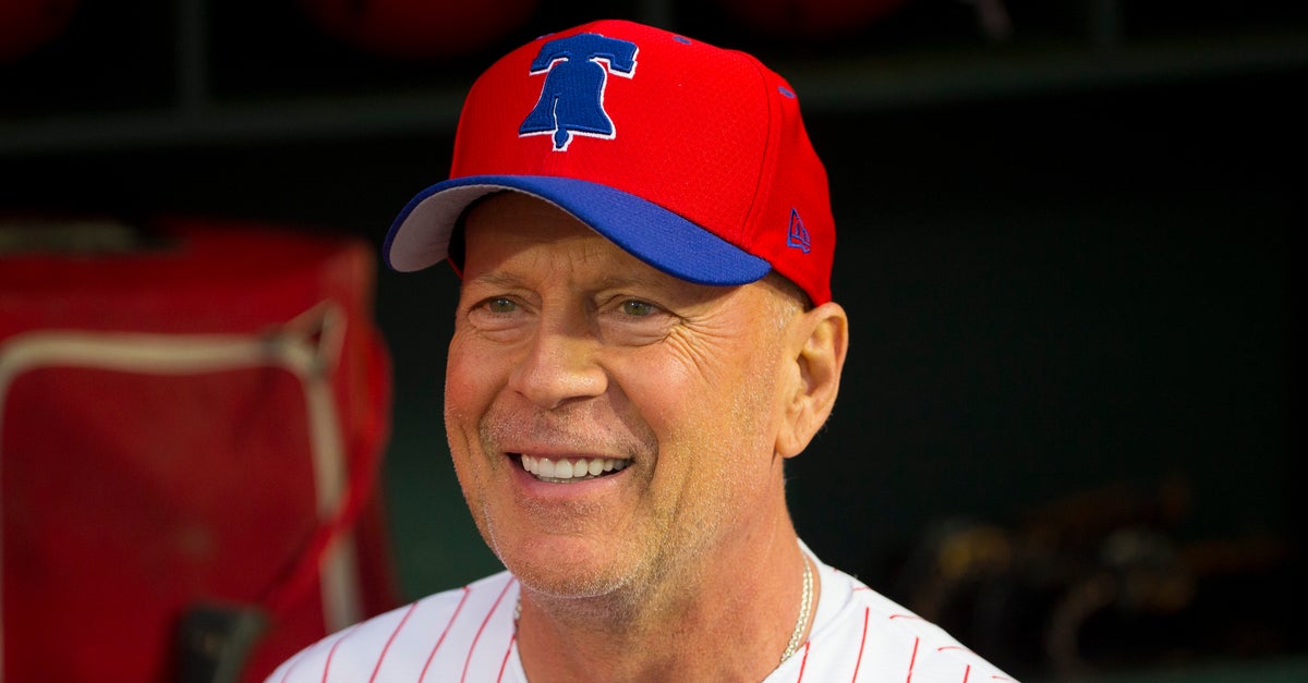 NextImg:Bruce Willis Shares Adorable Moment With Daughters Tallulah And Scout In Thanksgiving Photo