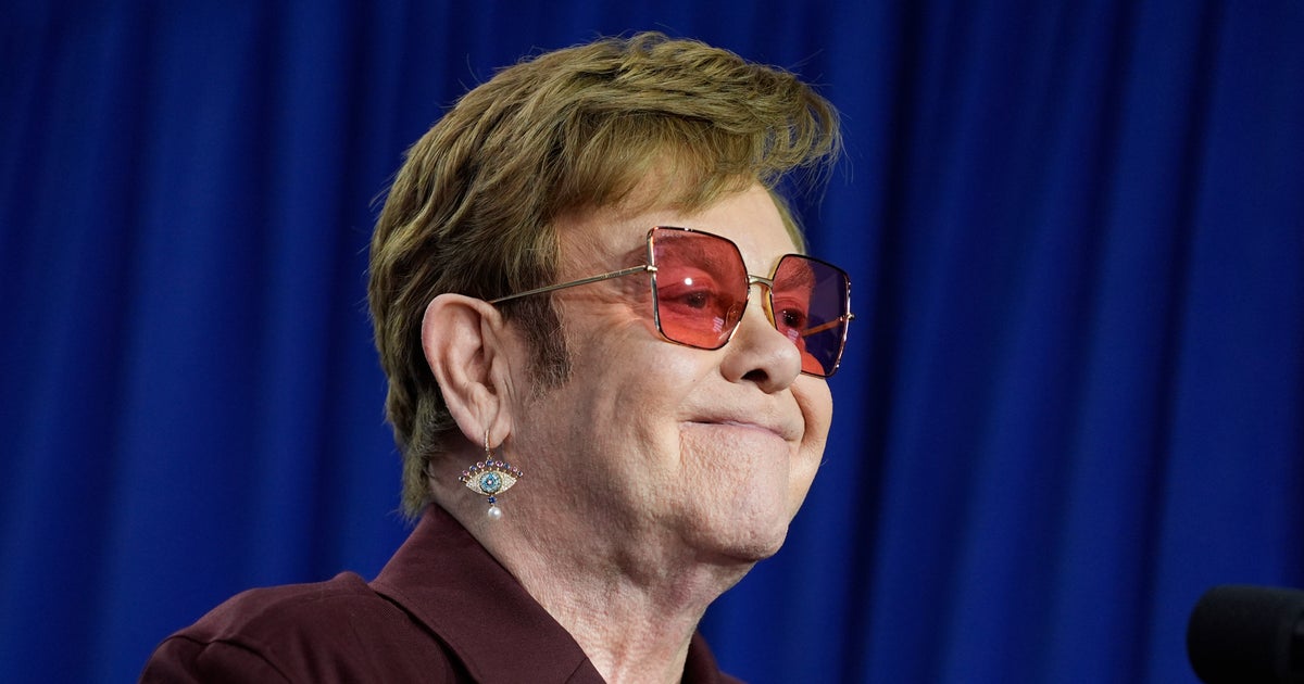 NextImg:Elton John Says He’s Lost His Eyesight After An Infection