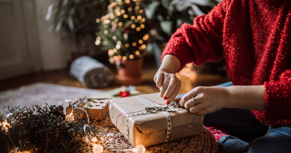 Therapists Reveal The 1 Toxic Thing About The Holidays We Need To Fix