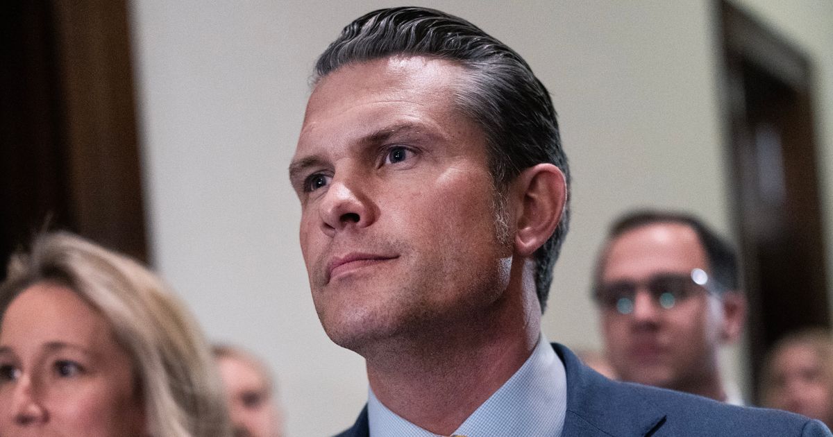 Trump Reportedly Considers Replacing Pete Hegseth Amid New Allegations