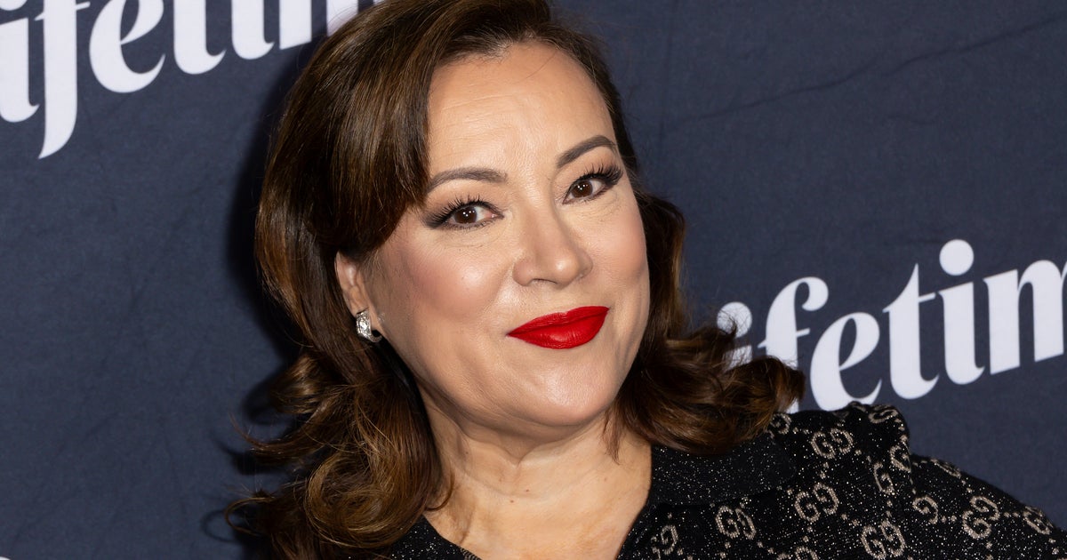 NextImg:Jennifer Tilly Spills Piping Hot Tea On Divorce Settlement From 'Simpsons' Co-Creator