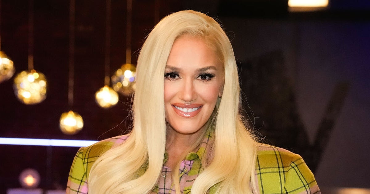 NextImg:Gwen Stefani Shares The 1 Hit Song That Saved Her Life