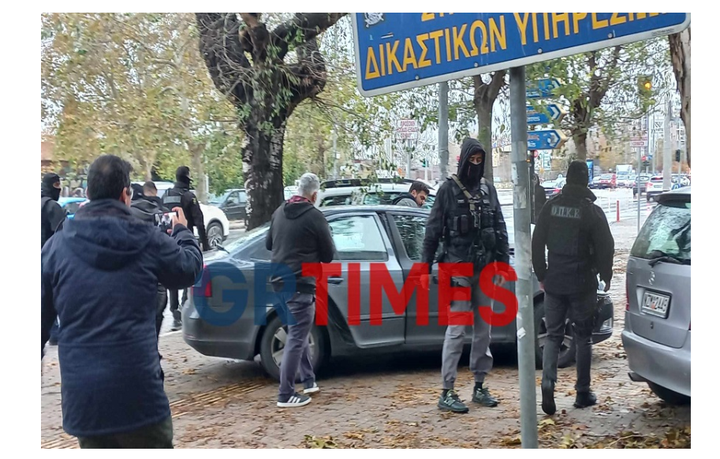 Προφυλακιστέος ο 46χρονος που σκότωσε τη γυναίκα του και τραυμάτισε τον γιό της.