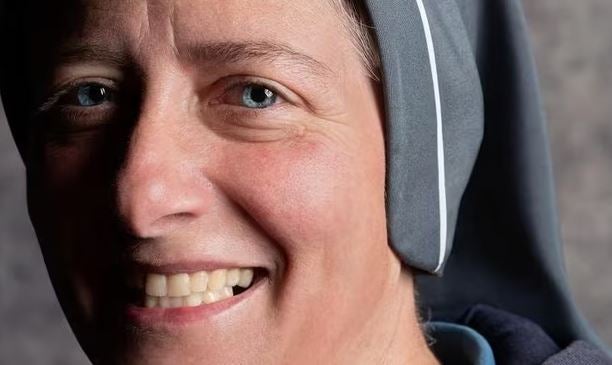 H Άννα Ντονέλι